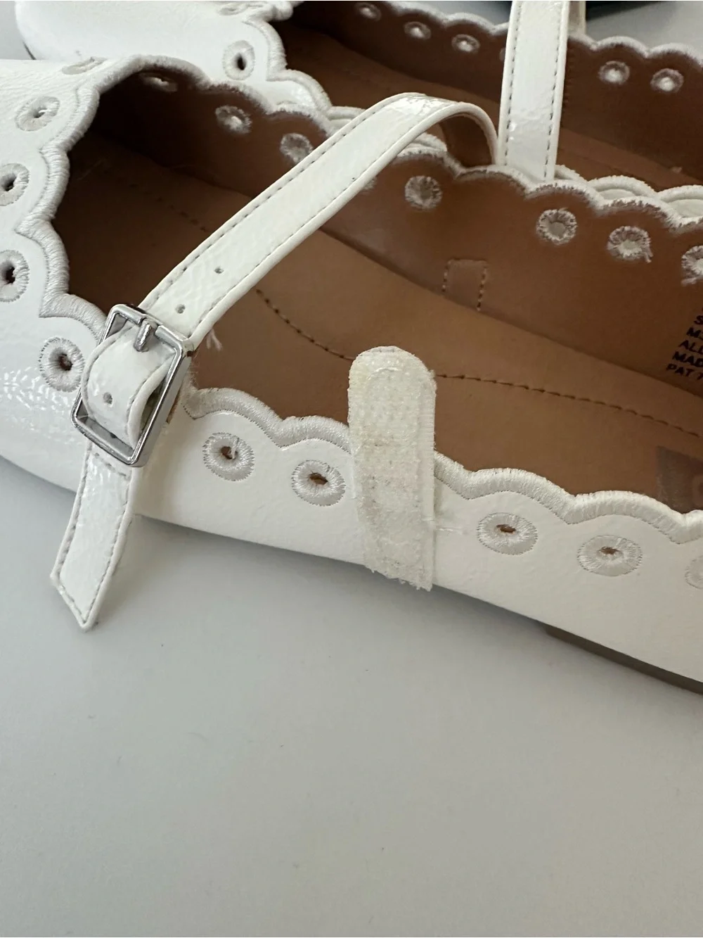Dolce Vita Girls White Scalloped Mary Jane Flats size 4